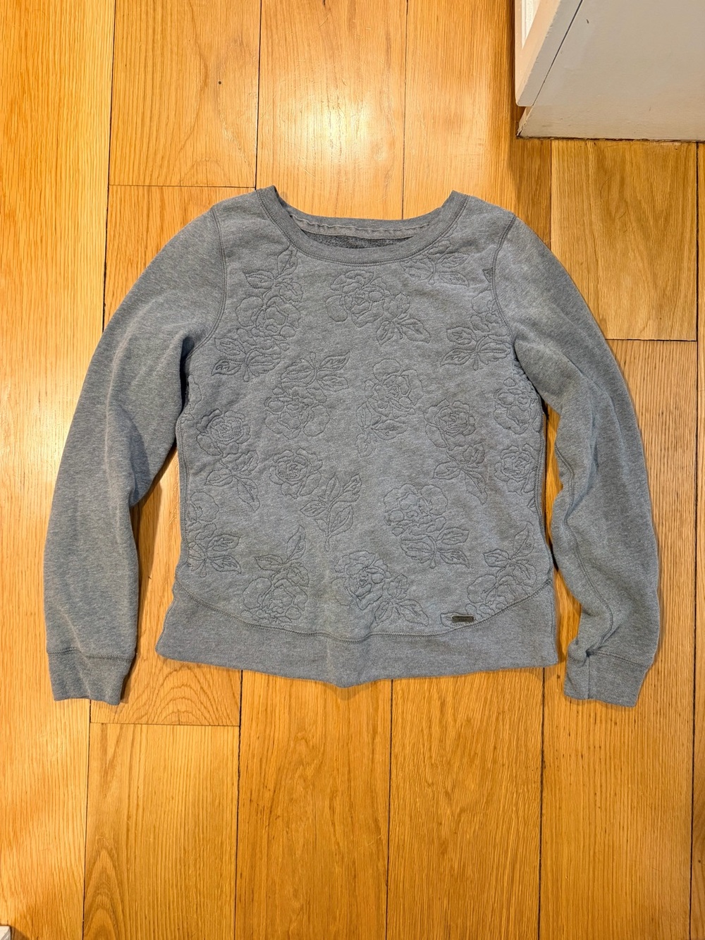 Abercrombie & Fitch Heather Gray Floral embossed Quilted Sweatshirt womens large